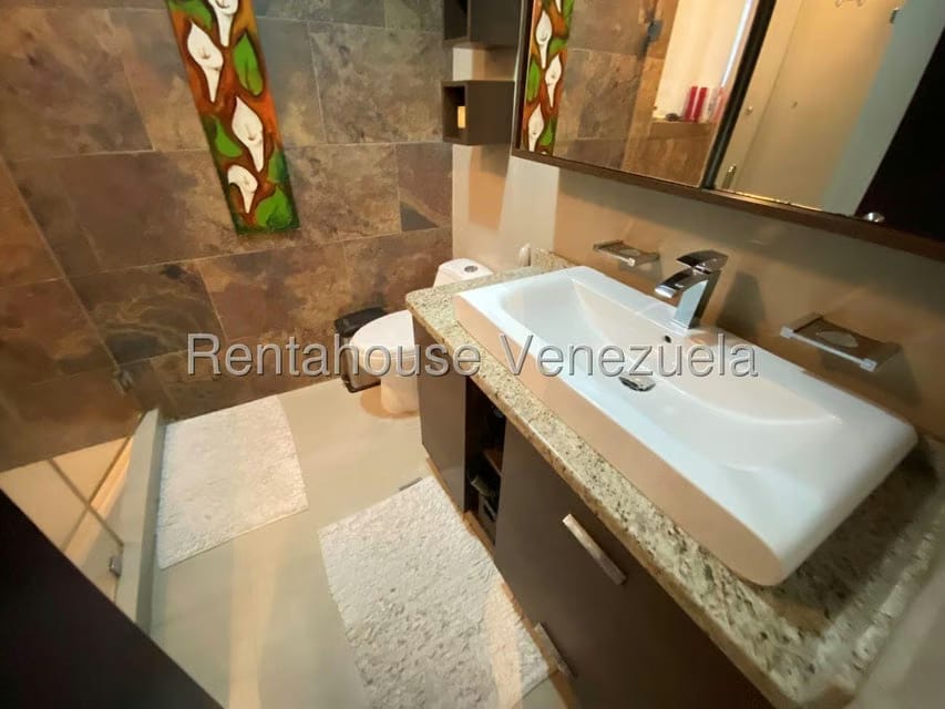 Apartamento (Duplex) en Alquiler en La Bonita, Distrito Metropolitano - 15