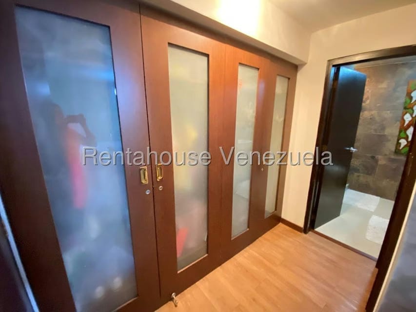 Apartamento (Duplex) en Alquiler en La Bonita, Distrito Metropolitano - 16