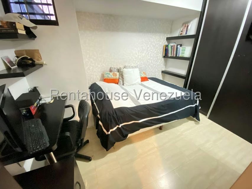 Apartamento (Duplex) en Alquiler en La Bonita, Distrito Metropolitano - 22