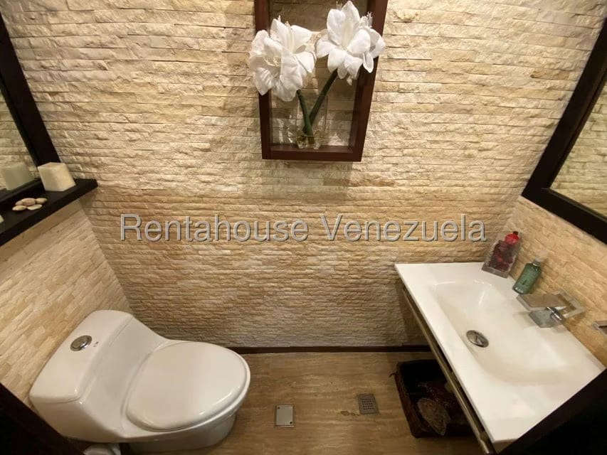 Apartamento (Duplex) en Alquiler en La Bonita, Distrito Metropolitano - 24