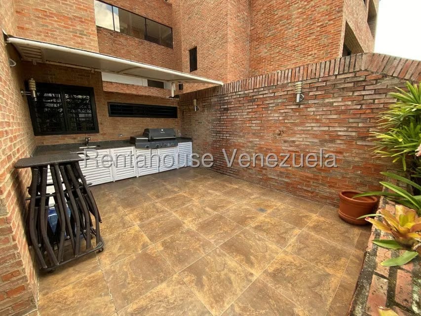 Apartamento (Duplex) en Alquiler en La Bonita, Distrito Metropolitano - 7
