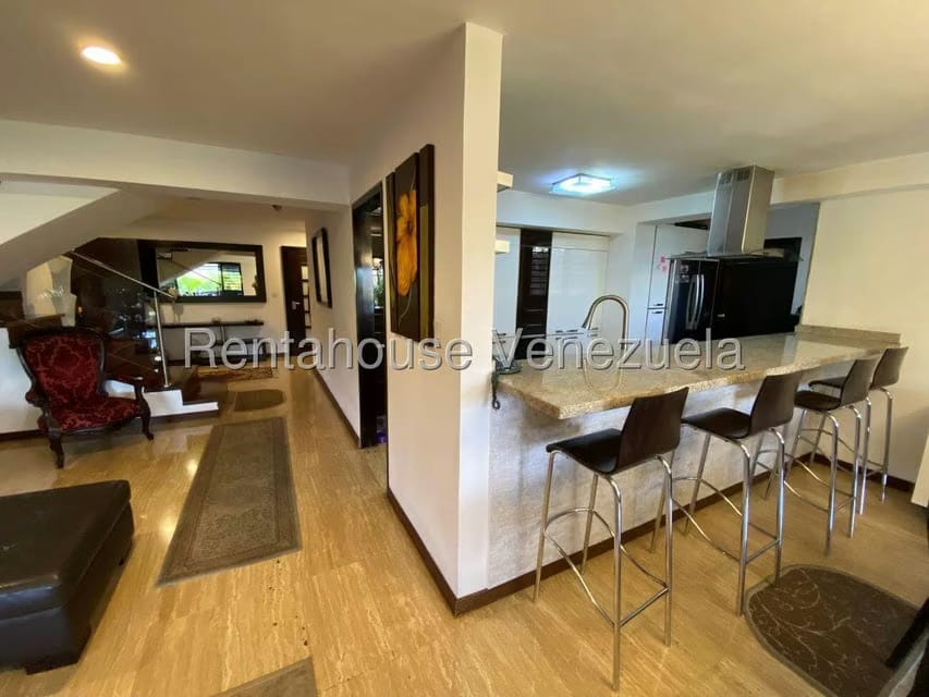 Apartamento (Duplex) en Alquiler en La Bonita, Distrito Metropolitano - 9