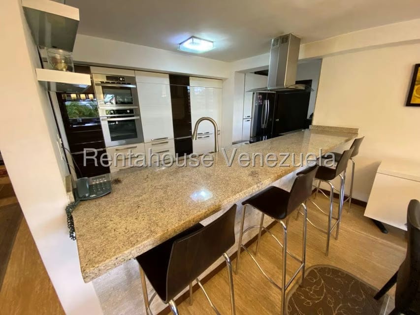 Apartamento (Duplex) en Alquiler en La Bonita, Distrito Metropolitano - 10