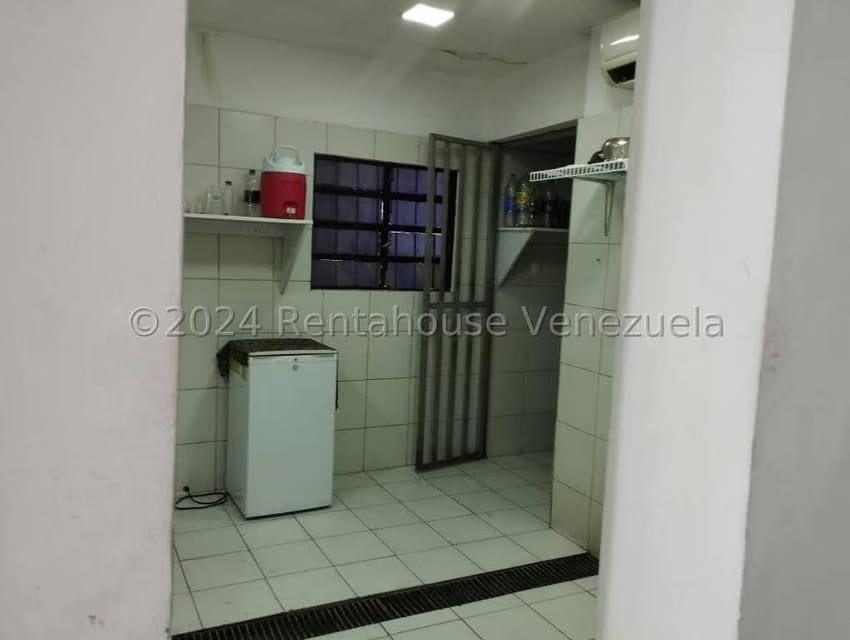 Comercial (Local Comercial) en Venta en Catia, Distrito Metropolitano - 16