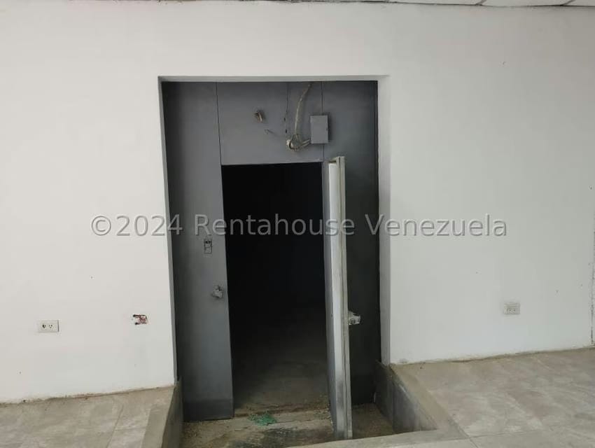 Comercial (Local Comercial) en Venta en Catia, Distrito Metropolitano - 8