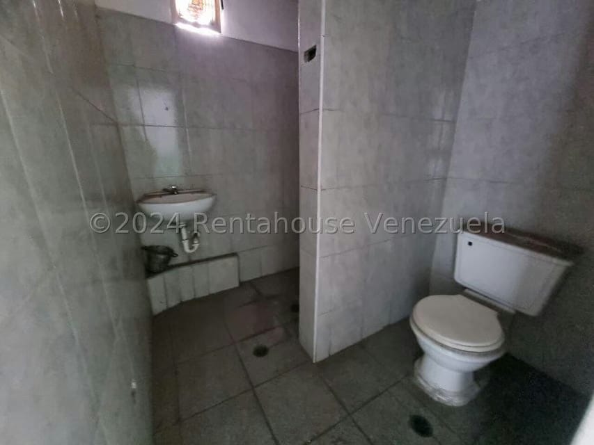 Terreno (Comercial) en Venta en Parroquia Catedral, Lara - 28