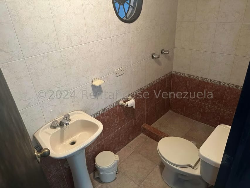 Comercial (Local Comercial) en Alquiler en El Hatillo, Distrito Metropolitano - 7