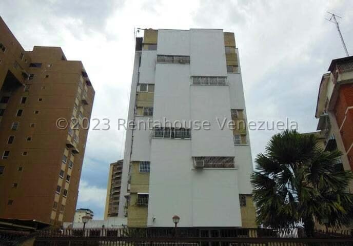 APARTAMENTO EN VENTA – ELENA MARIN NOBREGA