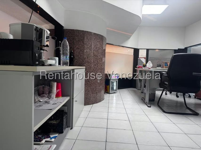 Comercial (Local Comercial) en Alquiler en El Rosal, Distrito Metropolitano - 12