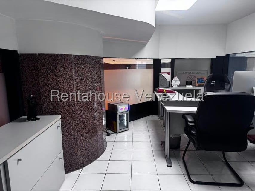Comercial (Local Comercial) en Alquiler en El Rosal, Distrito Metropolitano - 13
