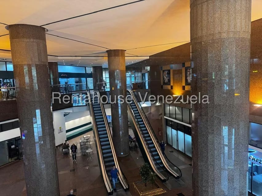 Comercial (Local Comercial) en Alquiler en El Rosal, Distrito Metropolitano - 22
