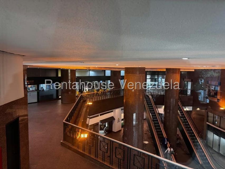Comercial (Local Comercial) en Alquiler en El Rosal, Distrito Metropolitano - 24