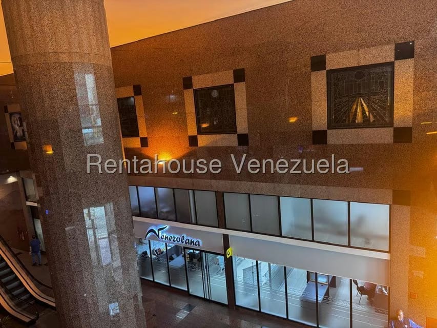 Comercial (Local Comercial) en Alquiler en El Rosal, Distrito Metropolitano - 25