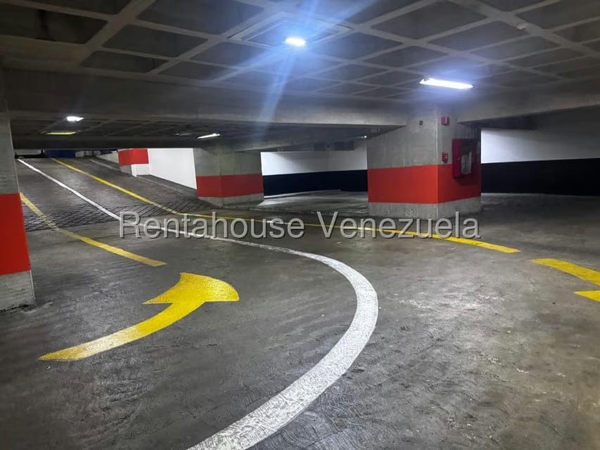 Comercial (Local Comercial) en Alquiler en El Rosal, Distrito Metropolitano - 30