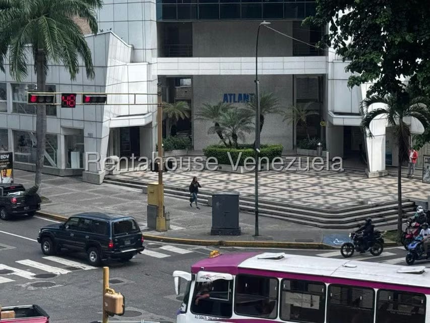 Comercial (Local Comercial) en Alquiler en El Rosal, Distrito Metropolitano - 8