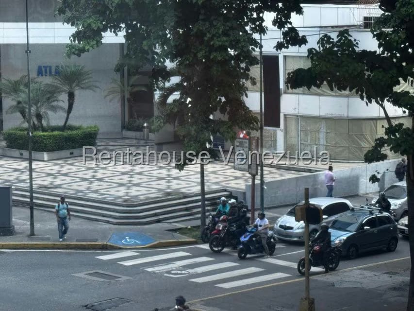 Comercial (Local Comercial) en Alquiler en El Rosal, Distrito Metropolitano - 9