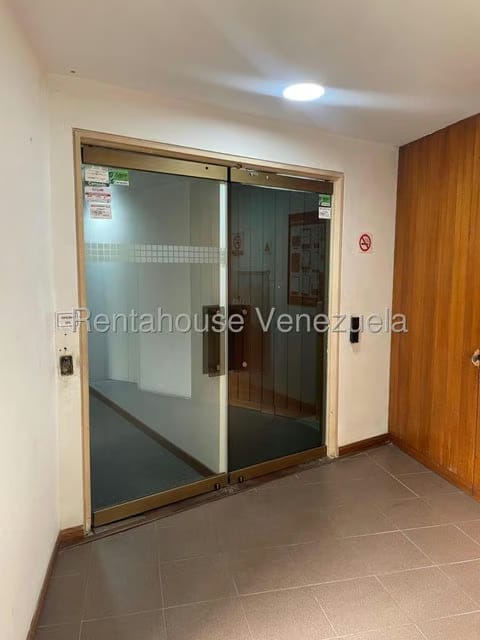 Comercial (Oficina) en Alquiler en Chuao, Distrito Metropolitano - 2