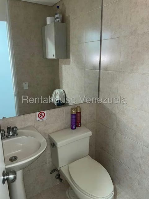 Comercial (Oficina) en Alquiler en Chuao, Distrito Metropolitano - 12