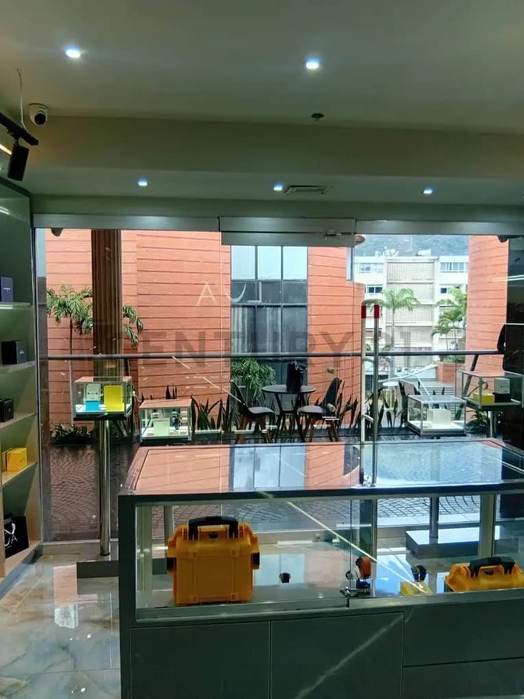 LOCAL EN VENTA INLCUYE EL FONDO DE COMERCIO E INVENTARIO DE MERCANCIA - 5