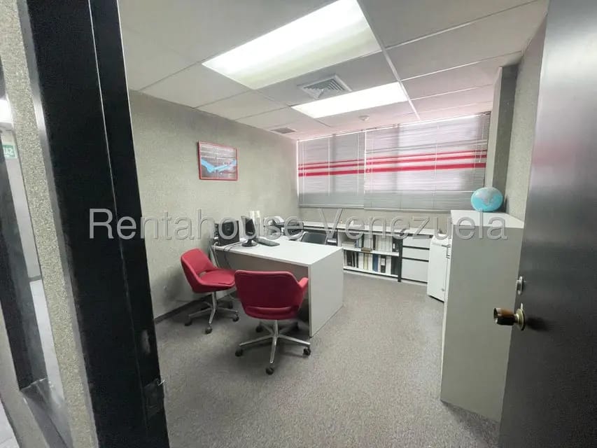 Comercial (Local Comercial) en Venta en La Urbina, Distrito Metropolitano - 11