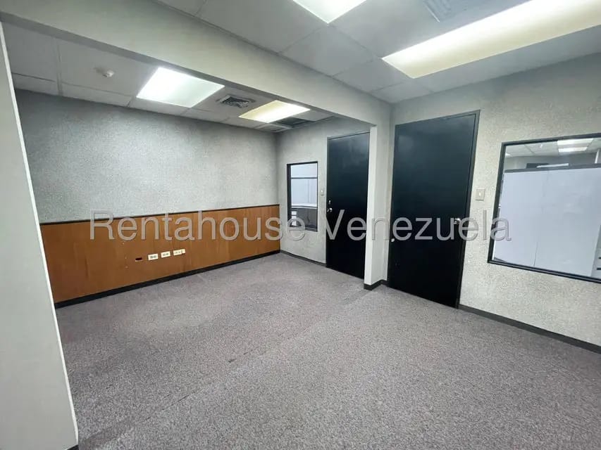 Comercial (Local Comercial) en Venta en La Urbina, Distrito Metropolitano - 12
