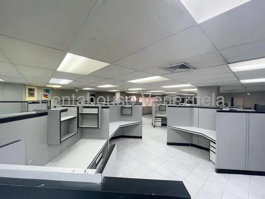 Comercial (Local Comercial) en Venta en La Urbina, Distrito Metropolitano - 14