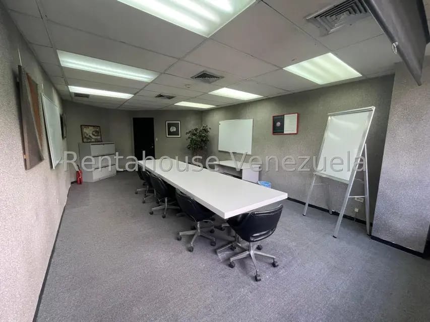 Comercial (Local Comercial) en Venta en La Urbina, Distrito Metropolitano - 16