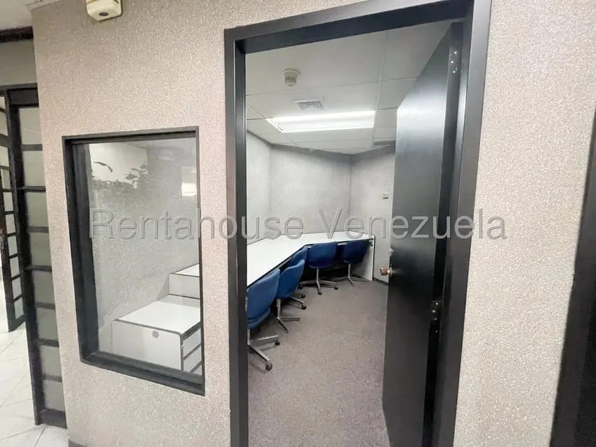 Comercial (Local Comercial) en Venta en La Urbina, Distrito Metropolitano - 17