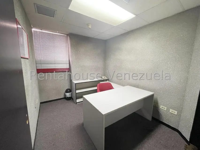 Comercial (Local Comercial) en Venta en La Urbina, Distrito Metropolitano - 19