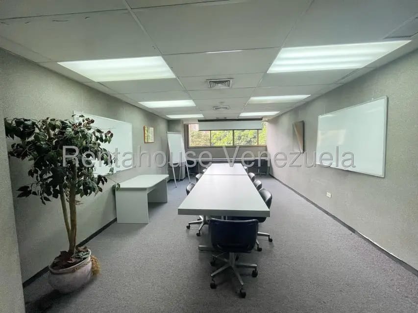 Comercial (Local Comercial) en Venta en La Urbina, Distrito Metropolitano - 9