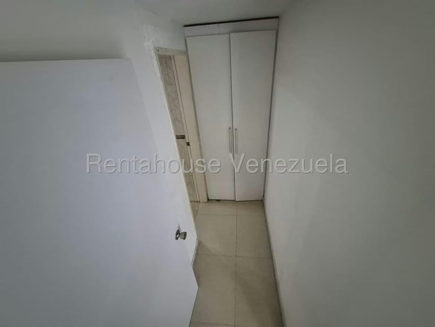 Apartamento (1 Nivel) en Alquiler en Los Naranjos Humboldt, Distrito Metropolitano - 11