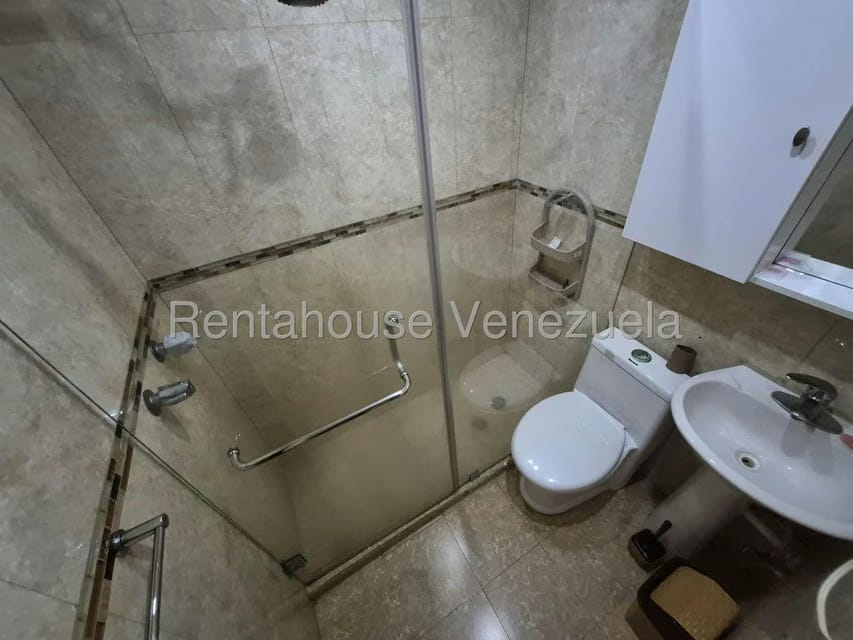 Apartamento (1 Nivel) en Alquiler en Los Naranjos Humboldt, Distrito Metropolitano - 13