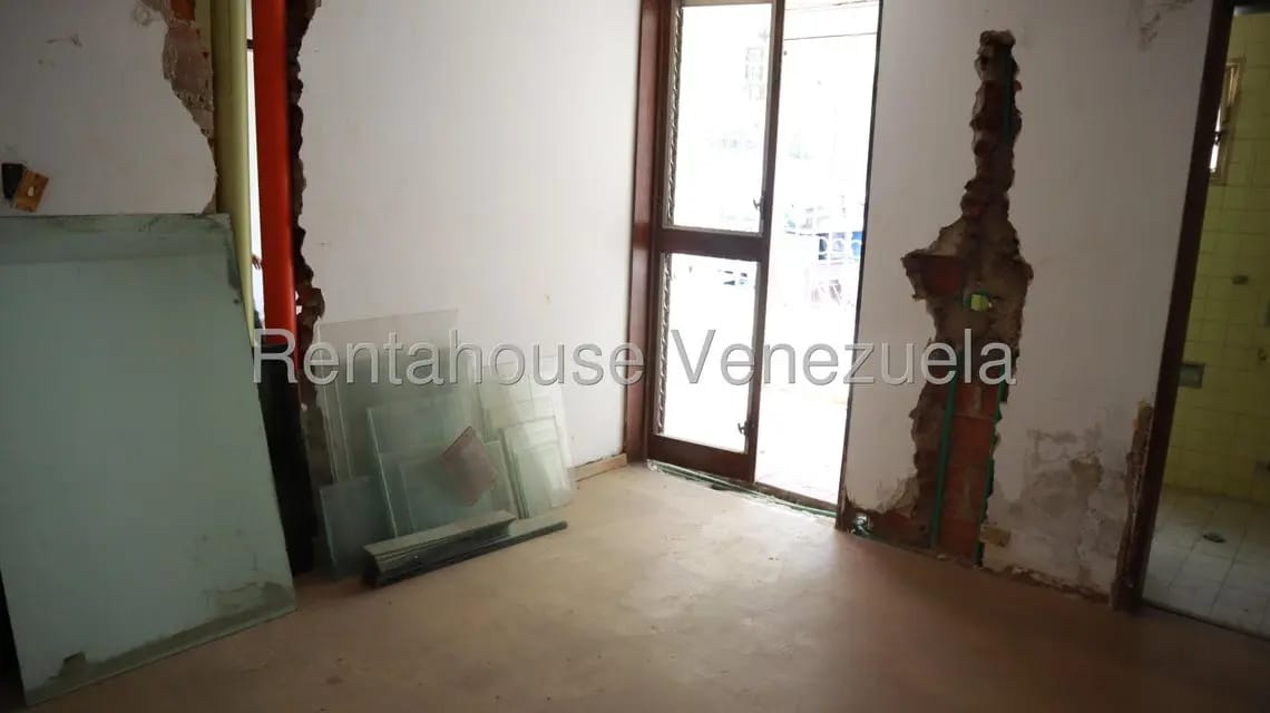 Casa (Multipes Niveles) en Venta en Prados del Este, Distrito Metropolitano - 11