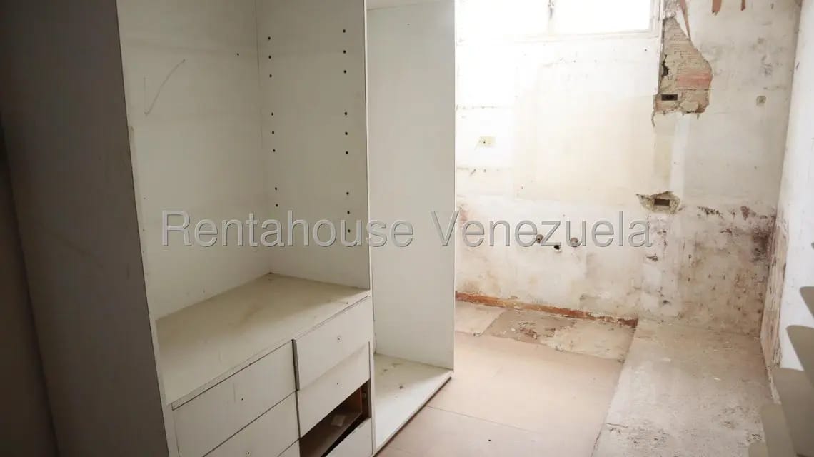 Casa (Multipes Niveles) en Venta en Prados del Este, Distrito Metropolitano - 6