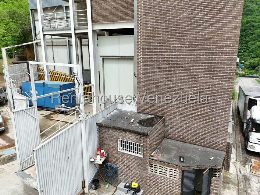 Comercial (Edificio) en Venta en Mampote, Miranda - 15