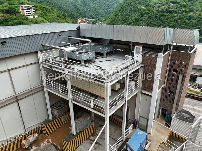 Comercial (Edificio) en Venta en Mampote, Miranda - 19
