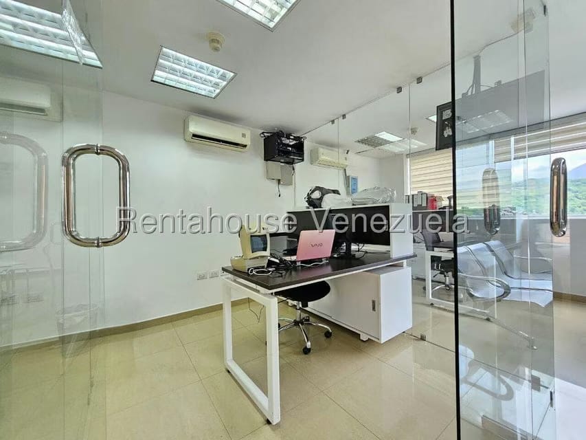 Comercial (Edificio) en Venta en Mampote, Miranda - 30