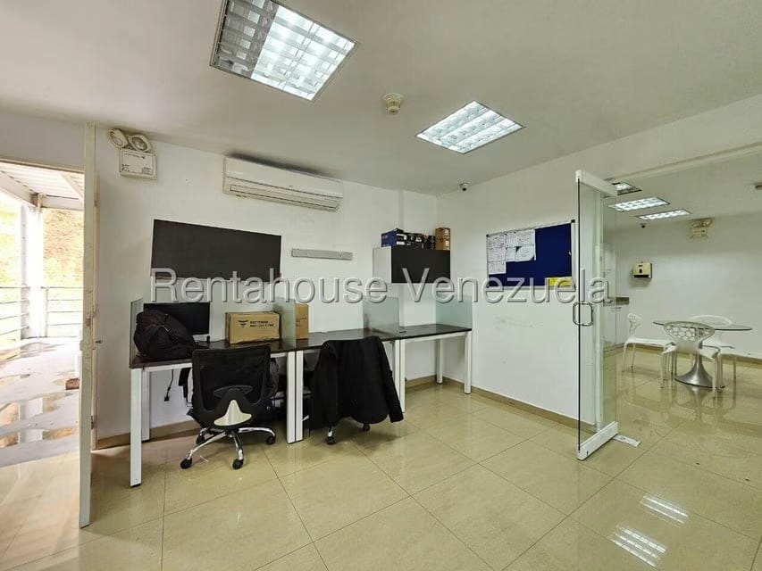 Comercial (Edificio) en Venta en Mampote, Miranda - 31
