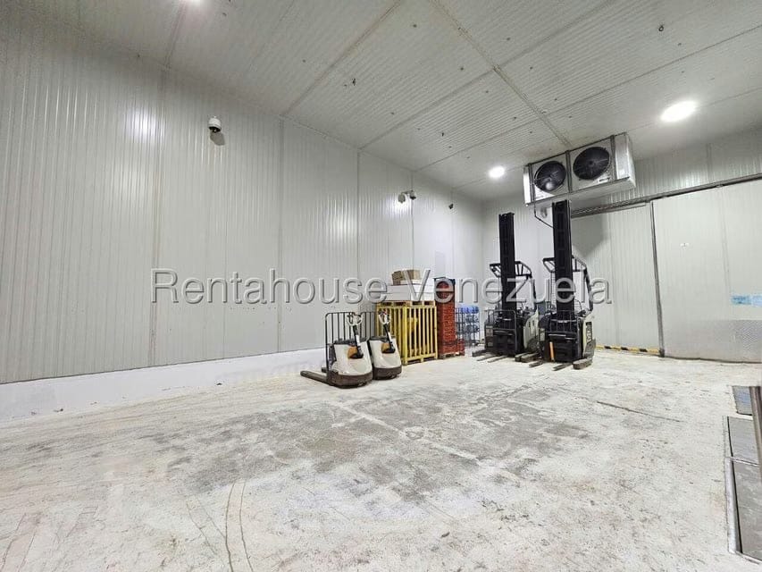 Comercial (Edificio) en Venta en Mampote, Miranda - 48