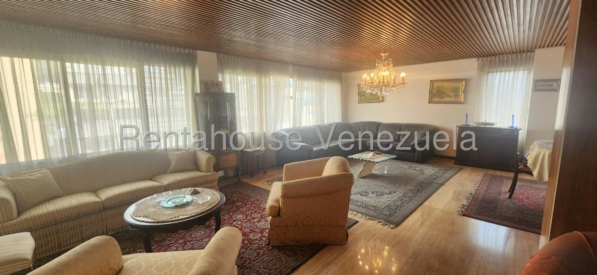 Apartamento (Penthouse) en Venta en La Florida, Distrito Metropolitano - 2