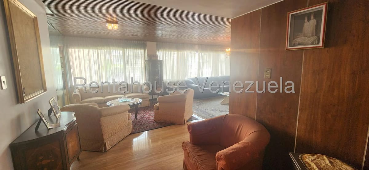 Apartamento (Penthouse) en Venta en La Florida, Distrito Metropolitano - 3