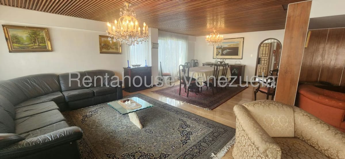 Apartamento (Penthouse) en Venta en La Florida, Distrito Metropolitano - 4