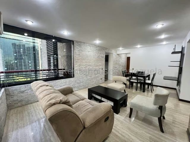 APARTAMENTO EN ALQUILER – YENNIEF ROJAS