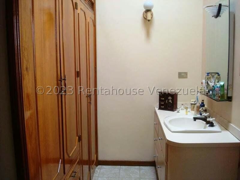 Casa (Duplex) en Venta en Colinas de Santa Monica, Distrito Metropolitano - 12
