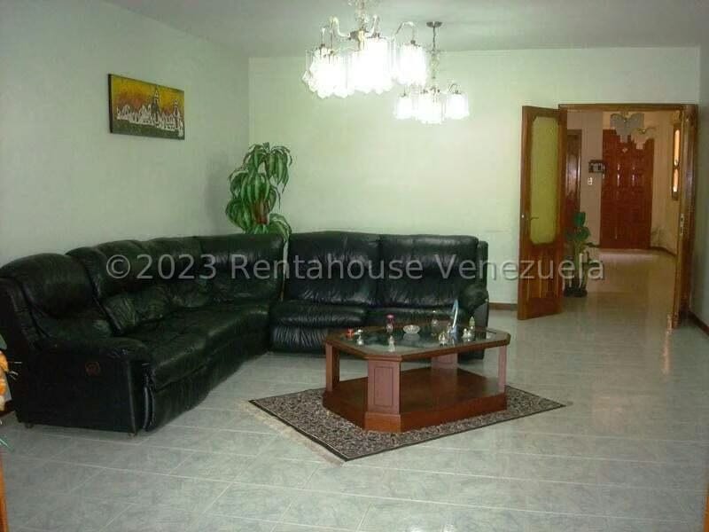 Casa (Duplex) en Venta en Colinas de Santa Monica, Distrito Metropolitano - 3