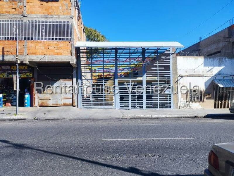 Comercial (Galpon - Deposito) en Venta en Centro, Lara