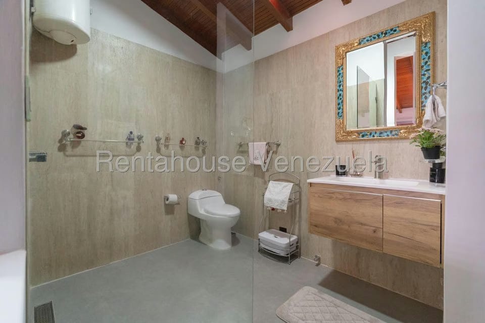 Casa (Duplex) en Venta en Santa Ines, Distrito Metropolitano - 37