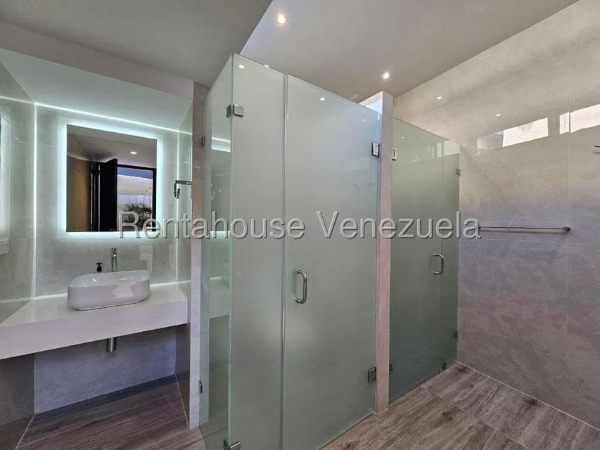 Casa (1 Nivel) en Venta en Altamira, Distrito Metropolitano - 28