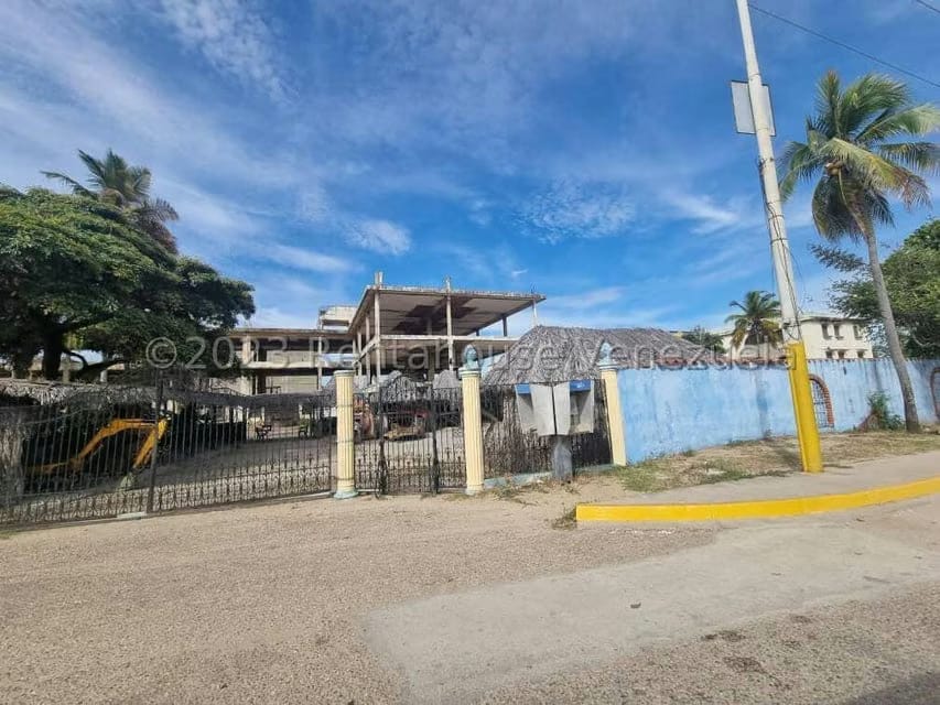 Terreno (Comercial) en Venta en Playa Norte, Falcon