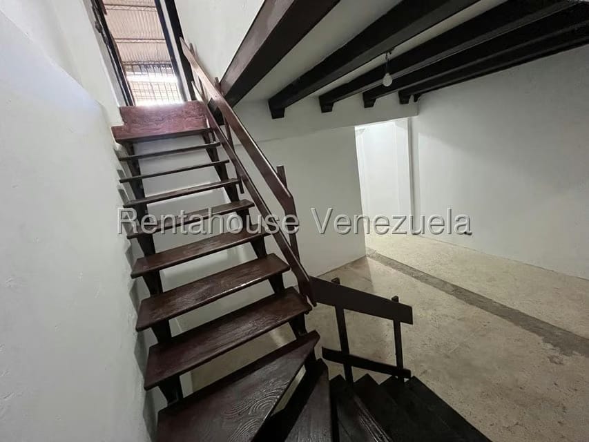 Comercial (Local Comercial) en Venta en Quinta Crespo, Distrito Metropolitano - 11